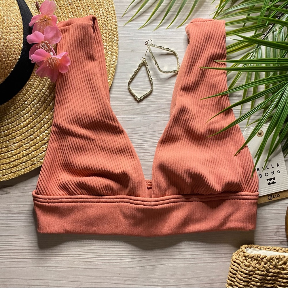 Billabong 🍍 Coral Pink Soft Textured Plunge Bikini Top - Picture 4 of 16